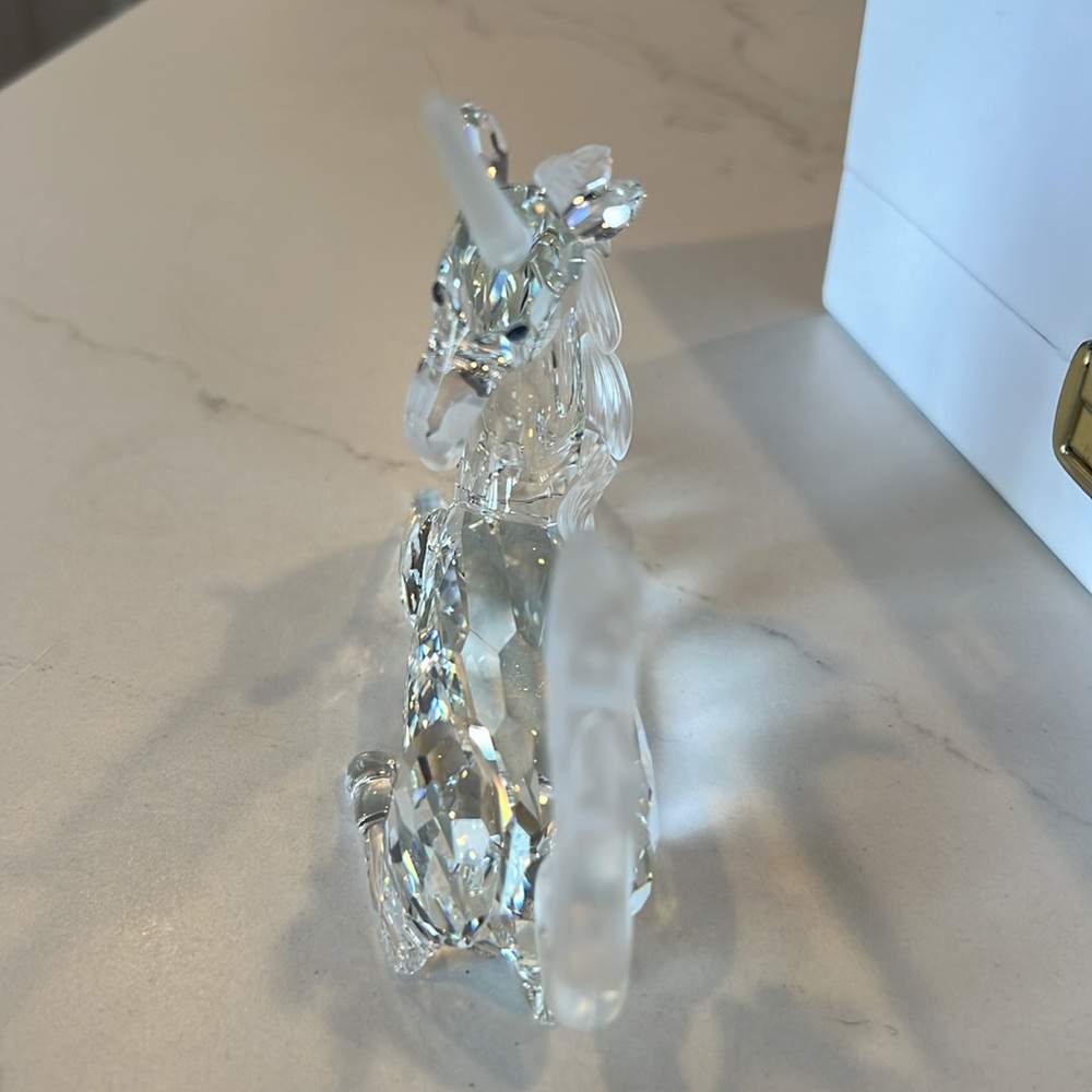 Swarovski crystal unicorn 💜🦄 - Picture 4 of 7